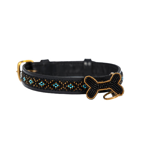 Afrikanske perlehalsbånd, håndlavet ned til sidste perle. Stort udvalg hos Arthurs Barf