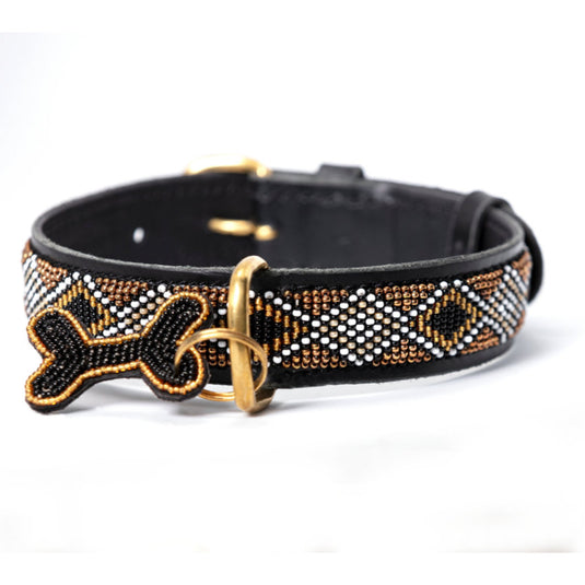 Afrikanske perlehalsbånd til hunde. Håndlavet i Kenya fra Arthurs Barf