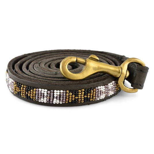 Perle hundeline, håndlavet, læder og messing fra Arthurs Barf i Hørsholm