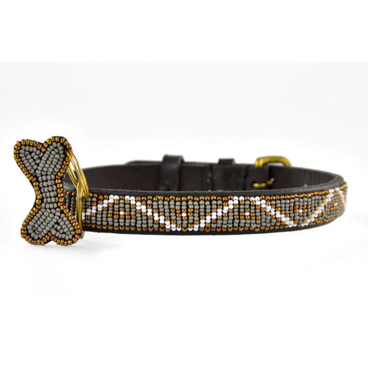 Perlehalsbånd fra Arthurs Barf Skinny modellen der er lidt smallere